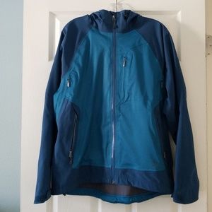Hooded rain coat